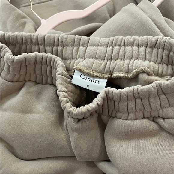 COMFRT Sweater (M) & Cuffed Sweatpants (S) in mocha brown color - Picture 11 of 11